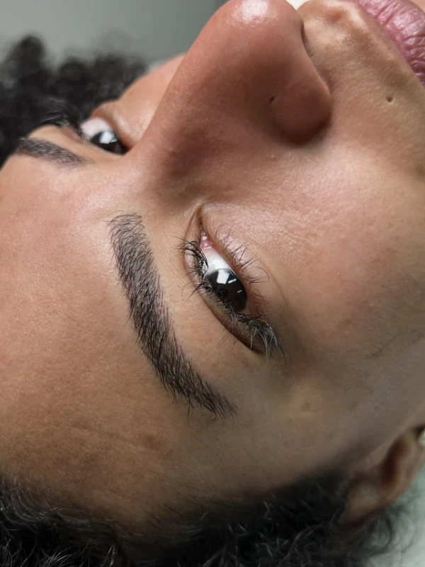 Design de Sobrancelhas — JT Studio Setúbal